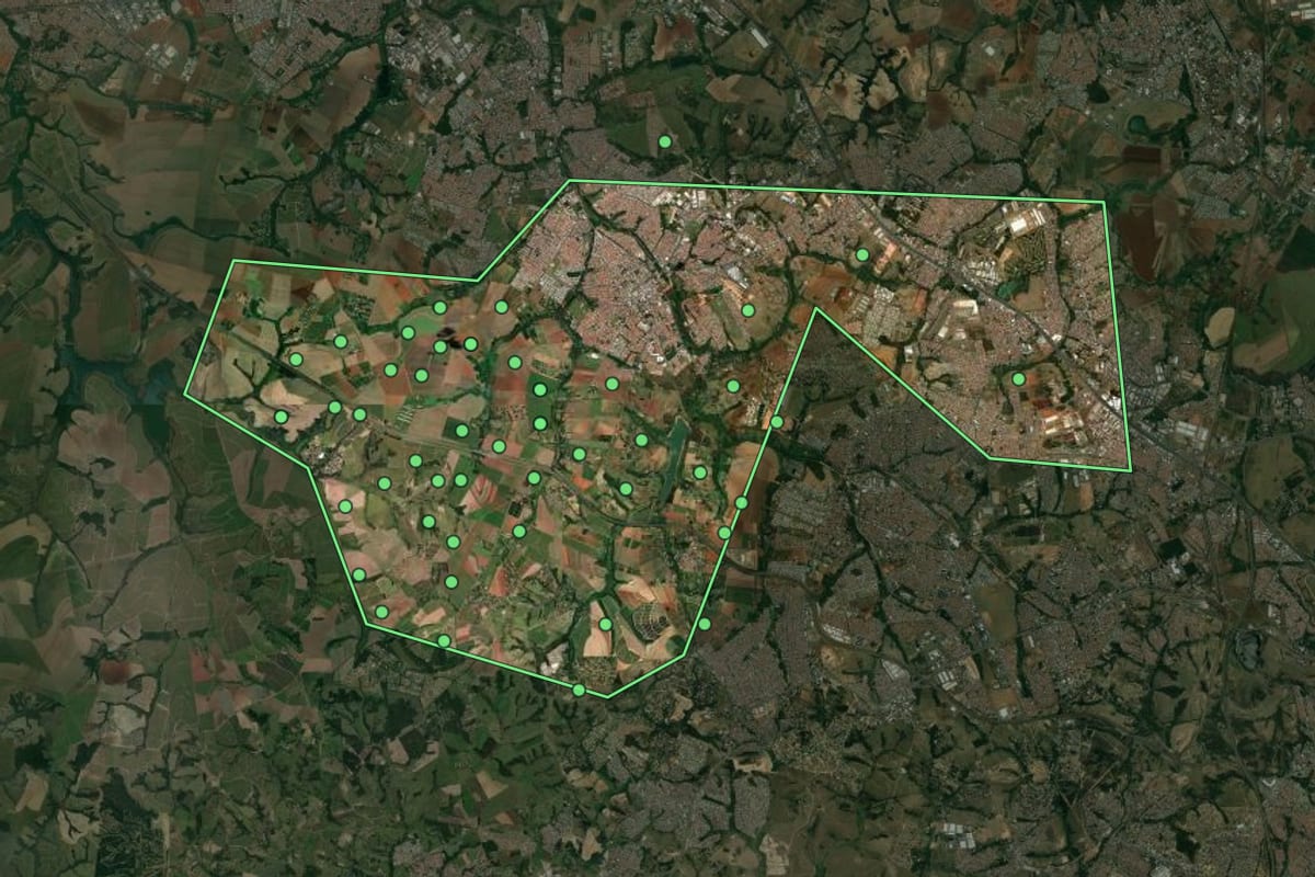 Imagem de satélite de Sumaré (SP), com o contorno do município e a posição dos imóveis desta página.