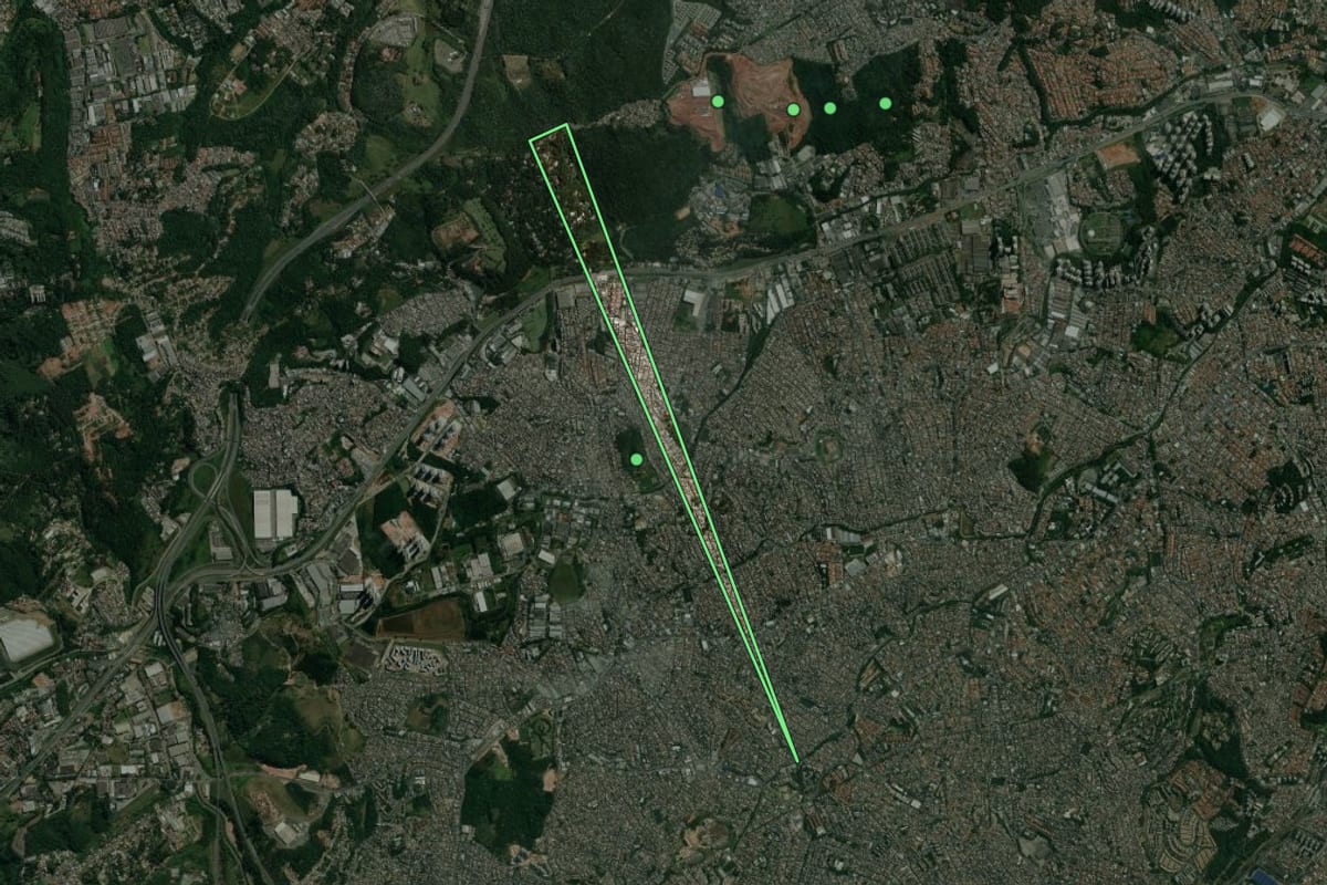 Imagem de satélite de Taboão da Serra (SP), com o contorno do município e a posição dos imóveis desta página.