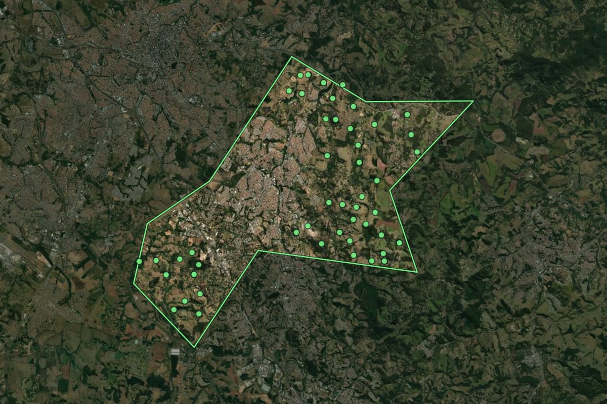 Imagem de satélite de Valinhos (SP), com o contorno do município e a posição dos imóveis desta página.
