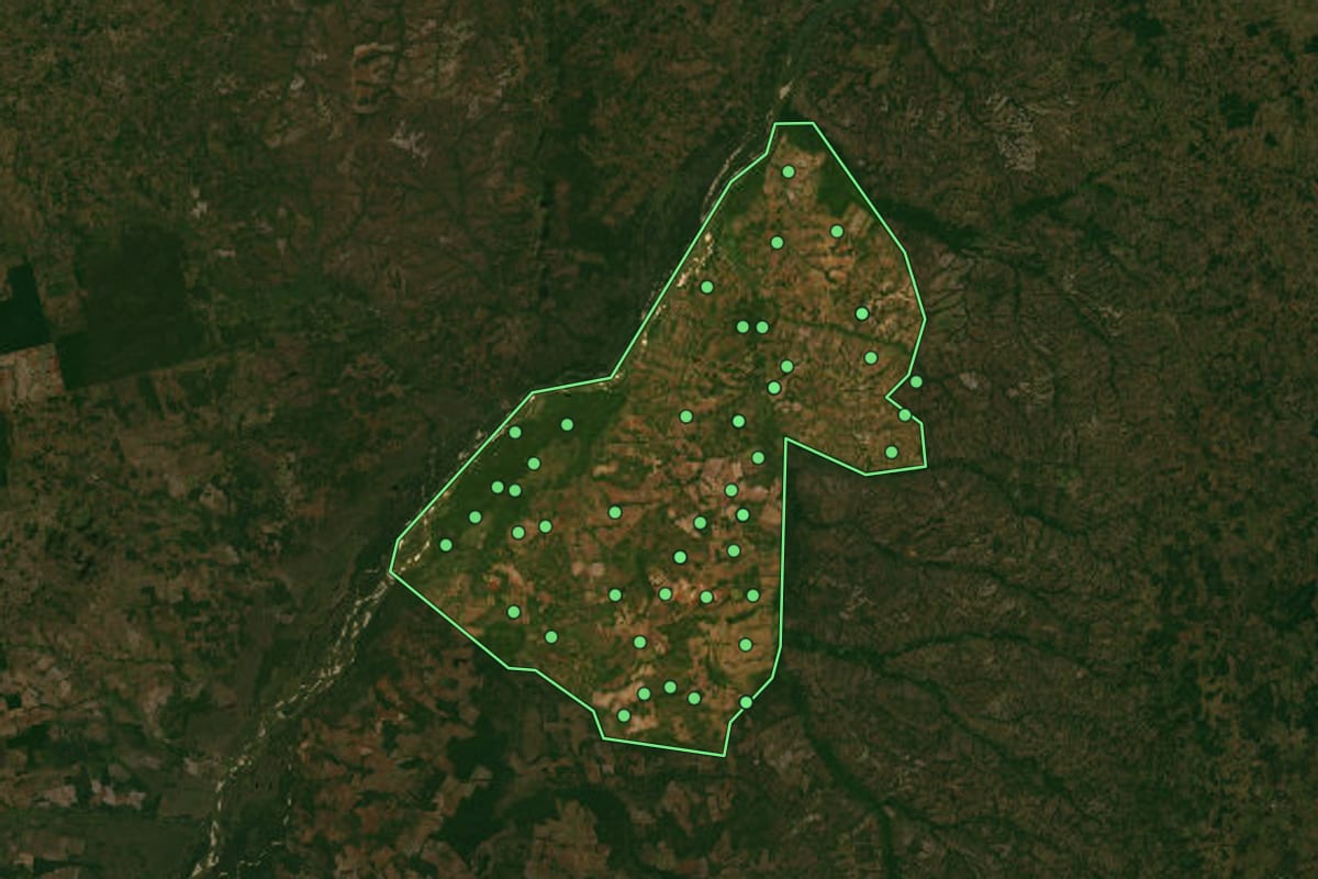 Imagem de satélite de Araguacema (TO), com o contorno do município e a posição dos imóveis desta página.