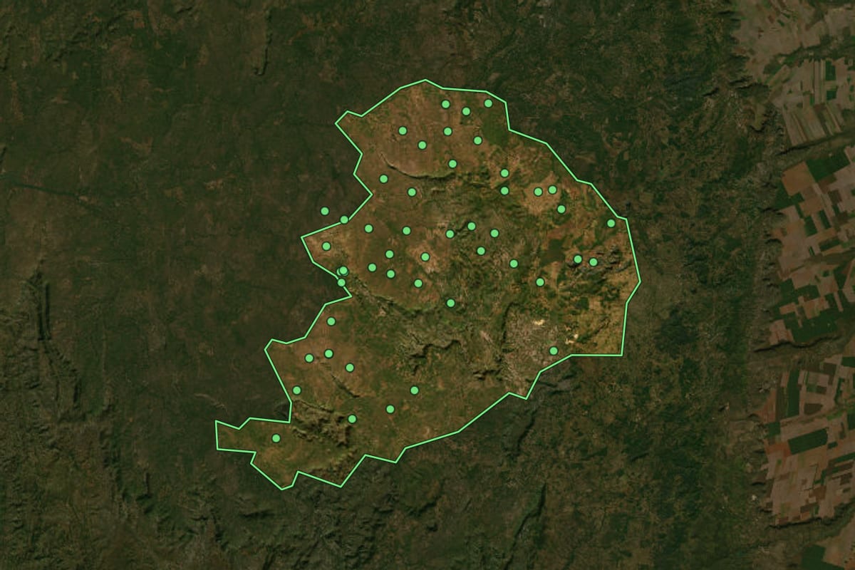 Imagem de satélite de Arraias (TO), com o contorno do município e a posição dos imóveis desta página.