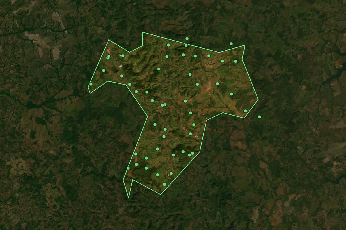 Imagem de satélite de Barrolândia (TO), com o contorno do município e a posição dos imóveis desta página.