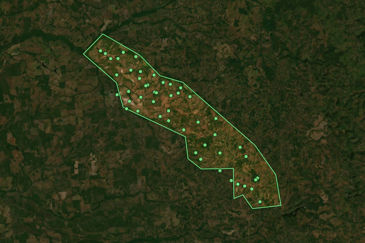 Imagem de satélite de Chapada de Areia (TO), com o contorno do município e a posição dos imóveis desta página.