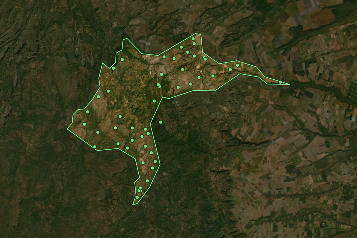 Imagem de satélite de Dianópolis (TO), com o contorno do município e a posição dos imóveis desta página.