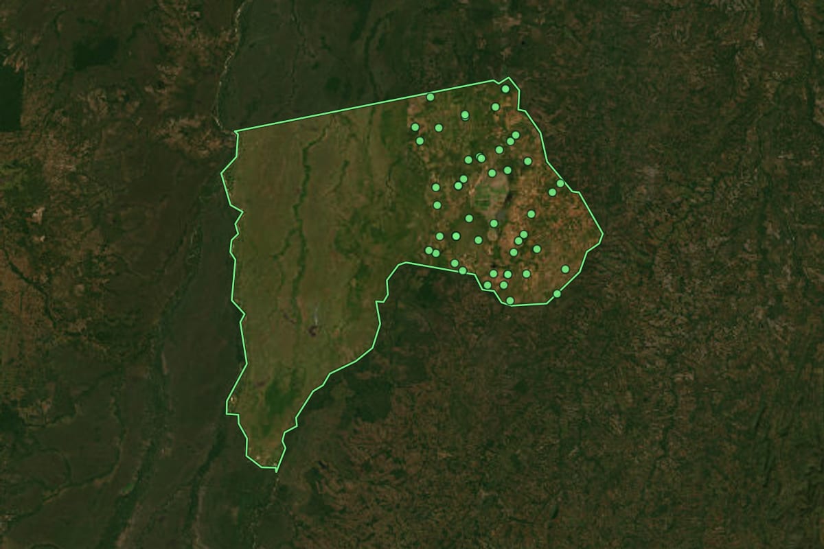 Imagem de satélite de Formoso do Araguaia (TO), com o contorno do município e a posição dos imóveis desta página.
