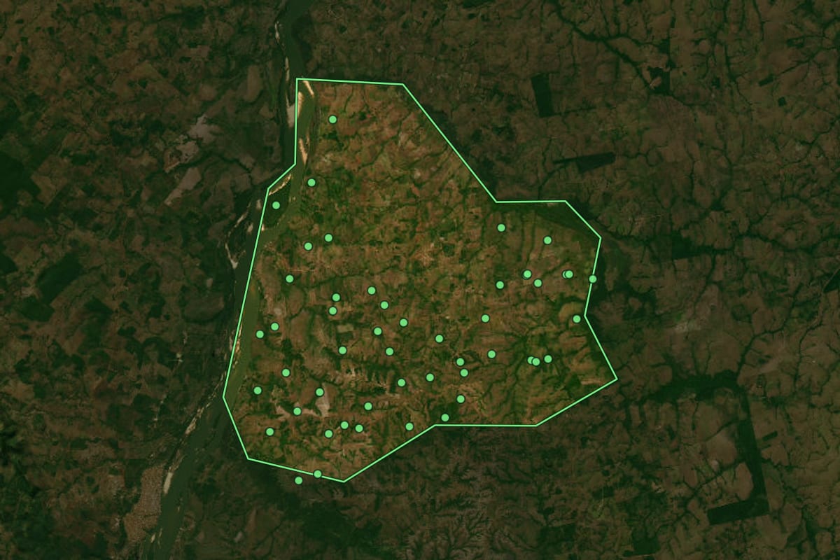 Imagem de satélite de Juarina (TO), com o contorno do município e a posição dos imóveis desta página.