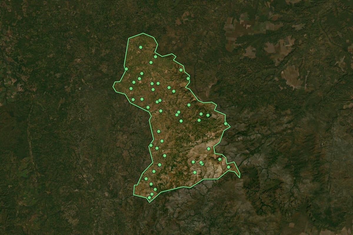 Imagem de satélite de Lizarda (TO), com o contorno do município e a posição dos imóveis desta página.