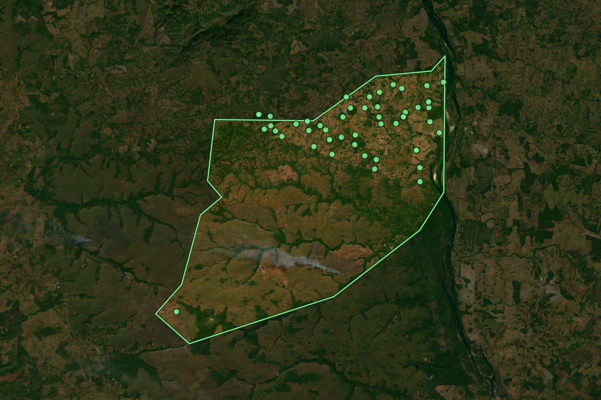Imagem de satélite de Maurilândia do Tocantins (TO), com o contorno do município e a posição dos imóveis desta página.