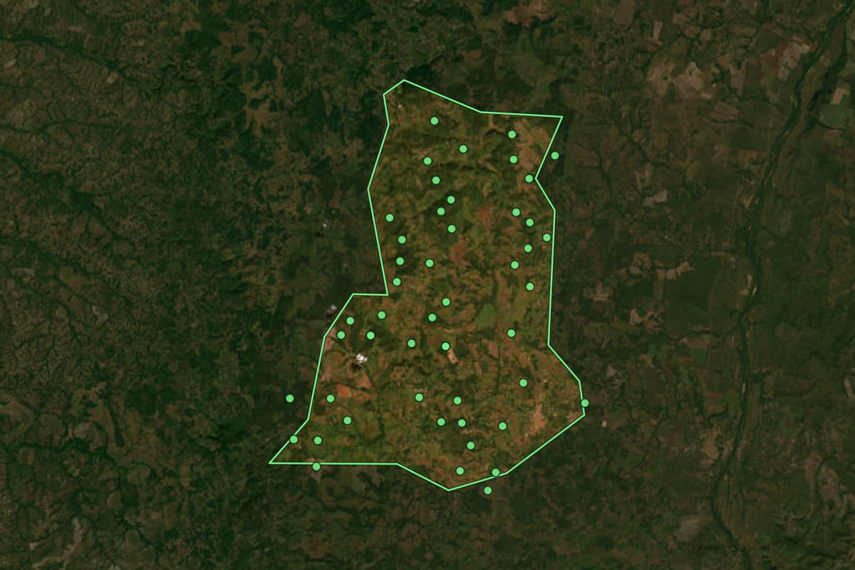 Imagem de satélite de Miranorte (TO), com o contorno do município e a posição dos imóveis desta página.