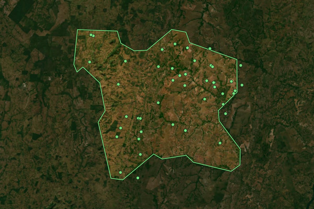 Imagem de satélite de Nova Olinda (TO), com o contorno do município e a posição dos imóveis desta página.
