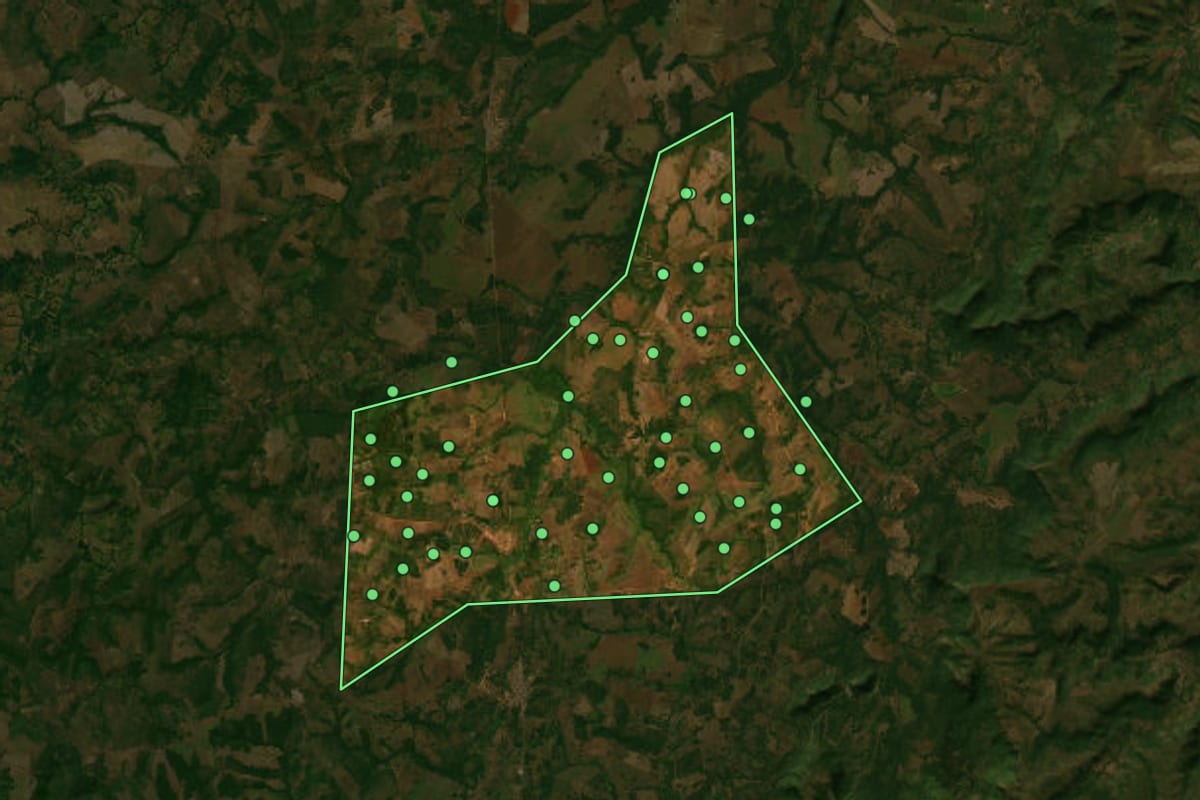 Imagem de satélite de Oliveira de Fátima (TO), com o contorno do município e a posição dos imóveis desta página.