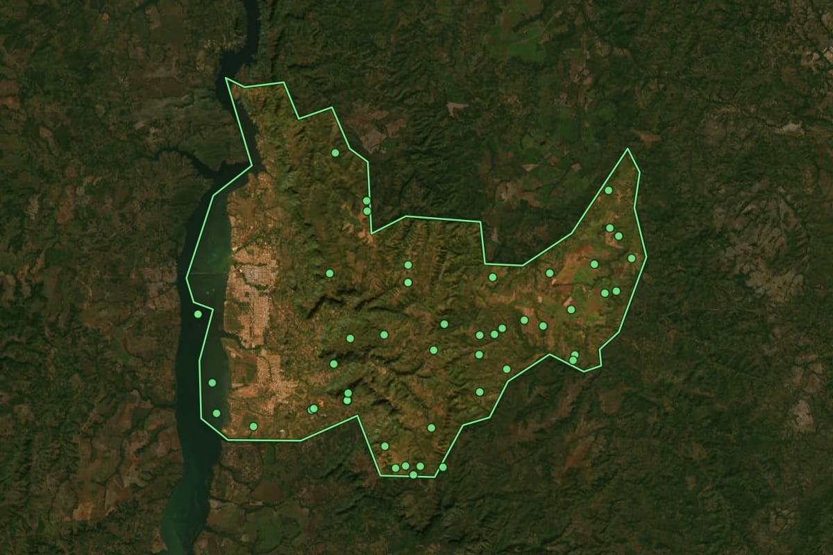 Imagem de satélite de Palmas (TO), com o contorno do município e a posição dos imóveis desta página.