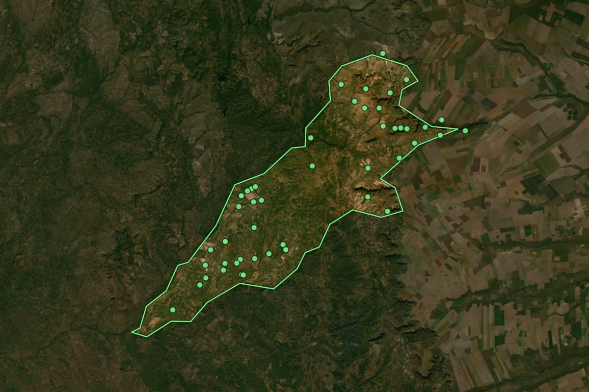 Imagem de satélite de Ponte Alta do Bom Jesus (TO), com o contorno do município e a posição dos imóveis desta página.