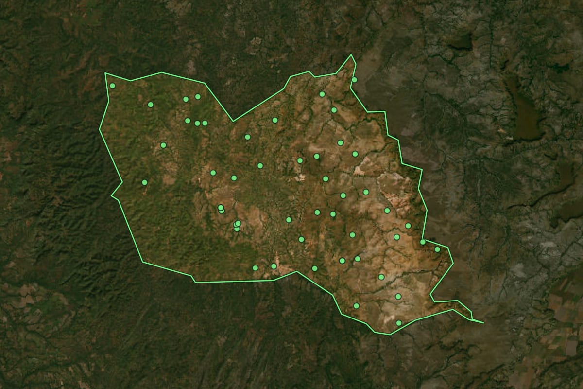 Imagem de satélite de Ponte Alta do Tocantins (TO), com o contorno do município e a posição dos imóveis desta página.