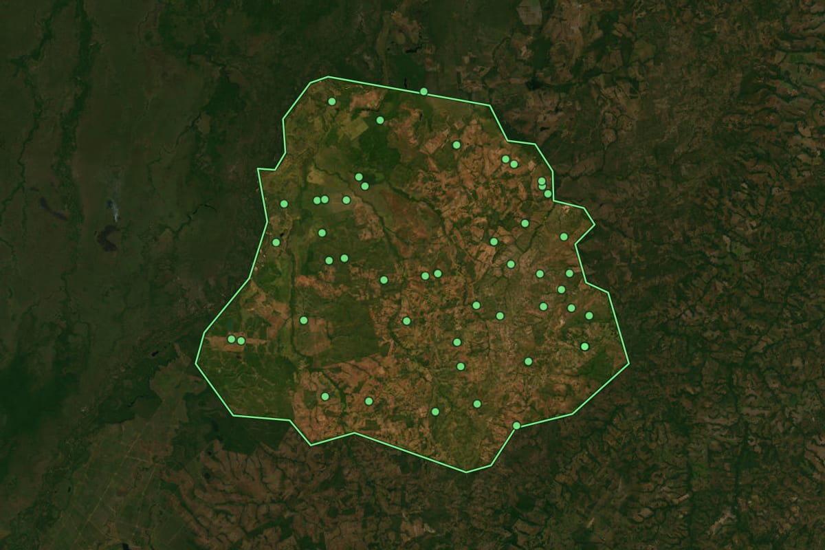 Imagem de satélite de Sandolândia (TO), com o contorno do município e a posição dos imóveis desta página.
