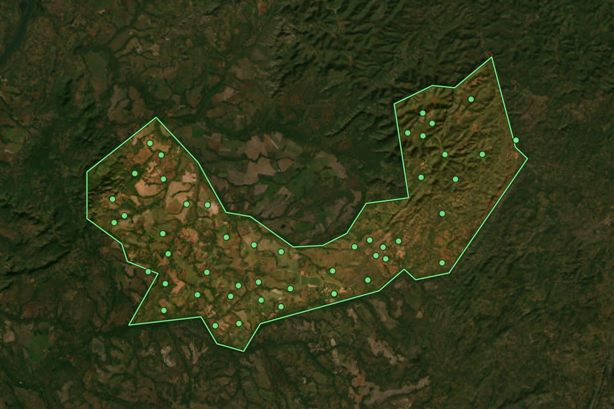 Imagem de satélite de Silvanópolis (TO), com o contorno do município e a posição dos imóveis desta página.